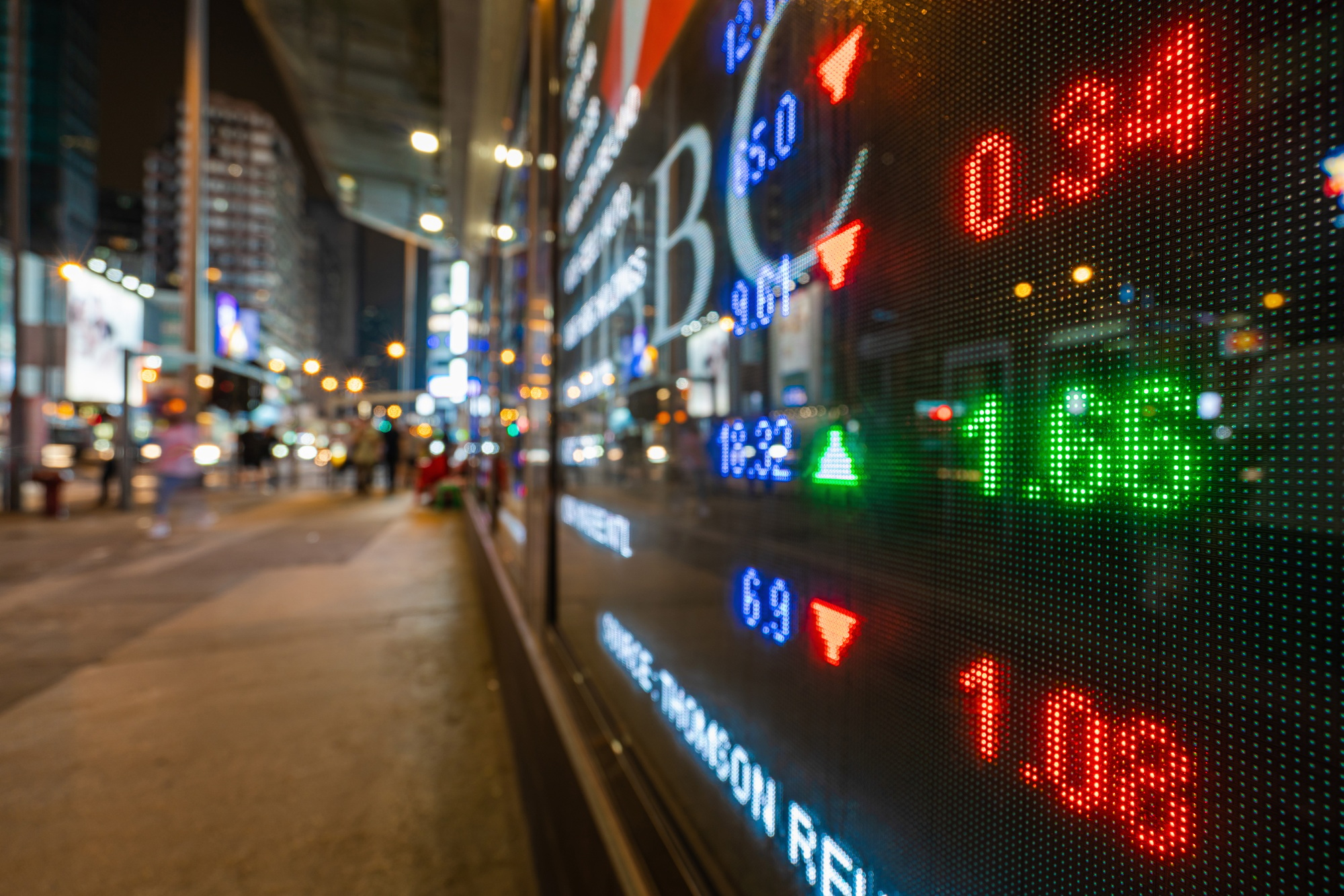 Hong Kong display stock market exchange and charts information via led computer monitor in mong kok