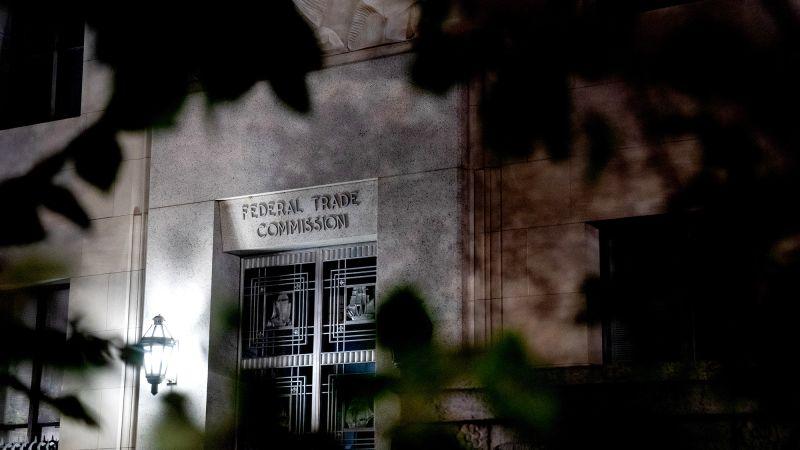 FTC pede adiamento de julgamento da Amazon devido à falta de pessoal.