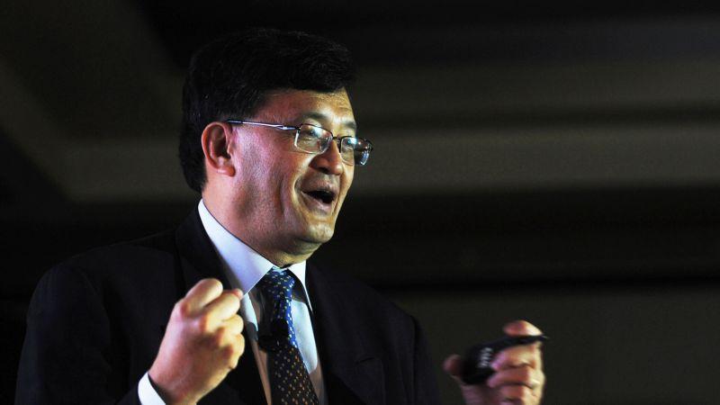 “Intel nomeia novo CEO para revitalizar a fabricante de chips.”