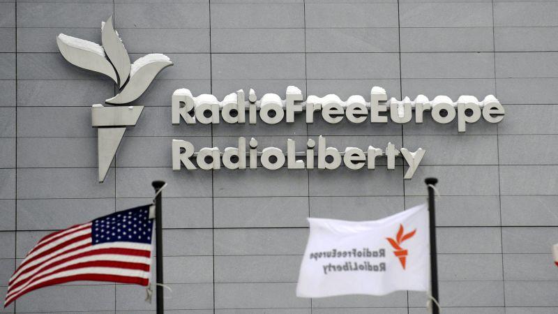  Juiz interrompe tentativas de Trump de fechar a Rádio Europa.
