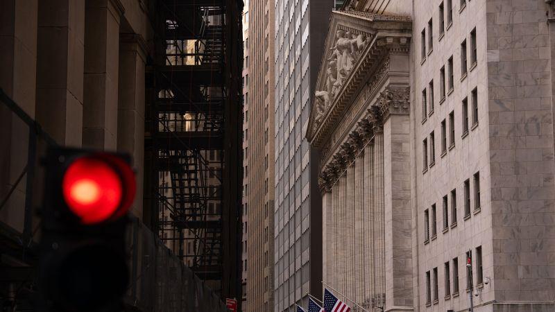 Guerra comercial de Trump faz investidores buscarem mercados externos.