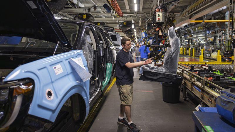 CEO da Ford confirma preço para funcionários com tarifas de autos.