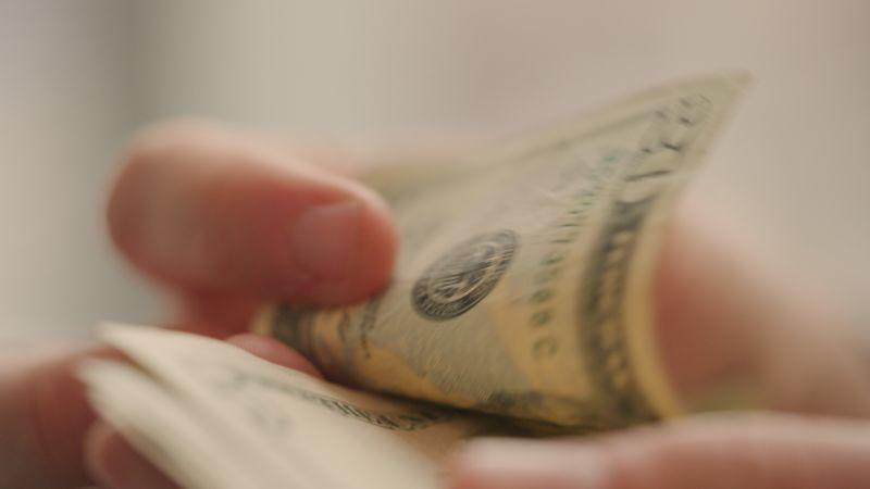 Dicas para evitar conflitos financeiros em relacionamentos.