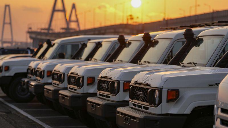 Lucro da Toyota cai 21% devido a tarifas globais.