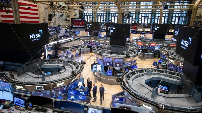 Mercado de ações tem pior início de presidente em décadas.