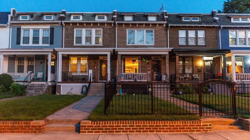 Mercado imobiliário de Washington DC cresce com aumento de demissões da DOGE.