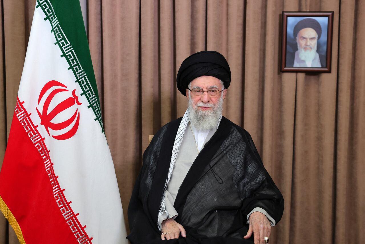 Aayatollah declara triunfo do Irã em tensões com Israel e EUA.