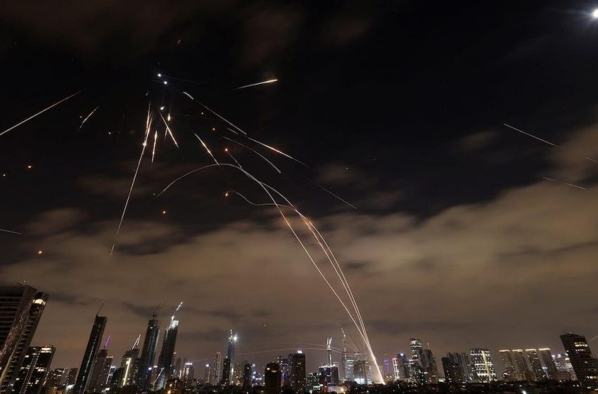 Estratégias Inovadoras do Irã Contornam Sistemas de Defesa de Israel.