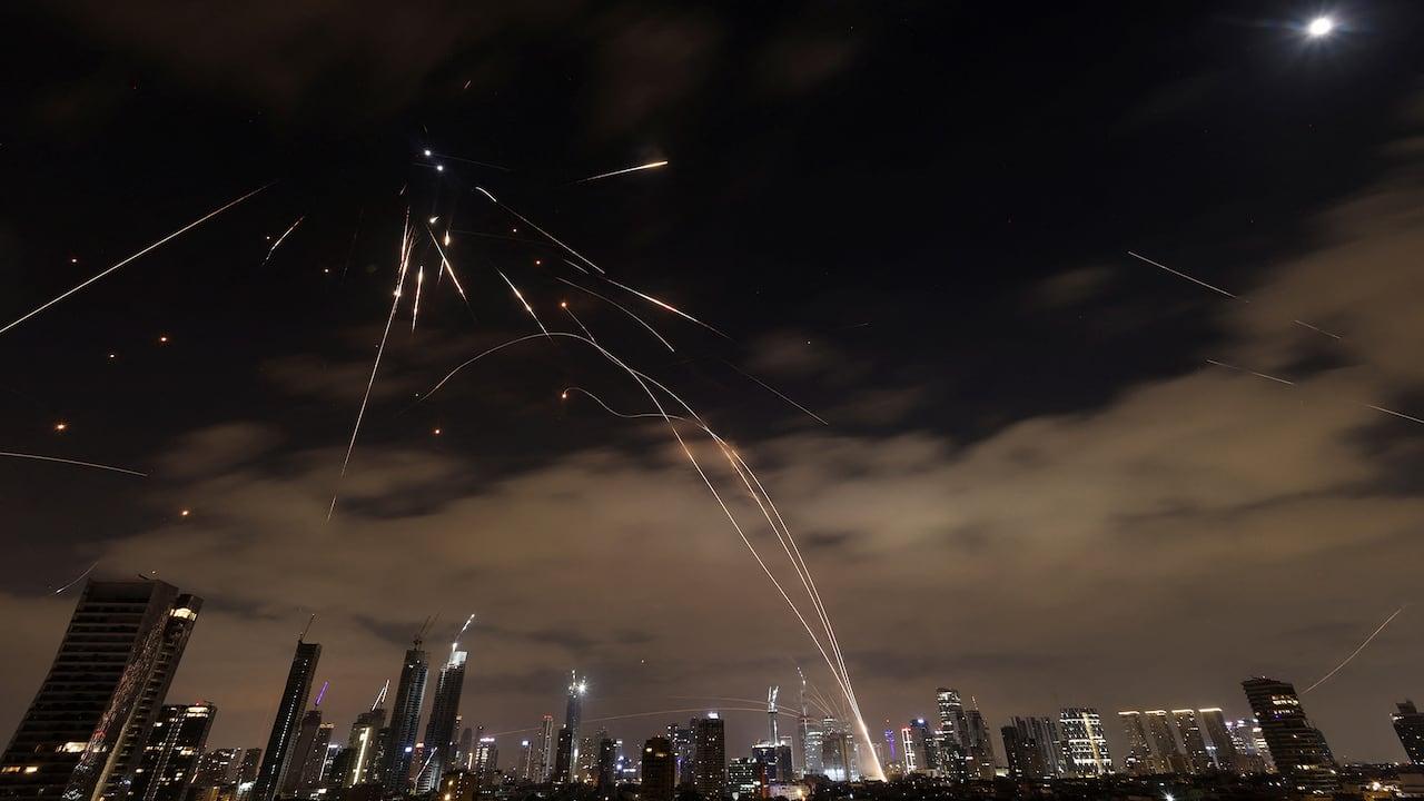 Estratégias Inovadoras do Irã Contornam Sistemas de Defesa de Israel.