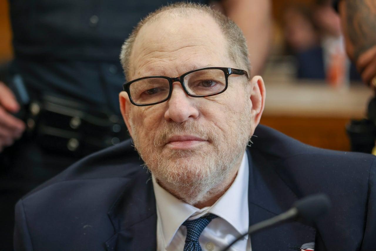 Harvey Weinstein é declarado culpado em novo julgamento por crimes sexuais.