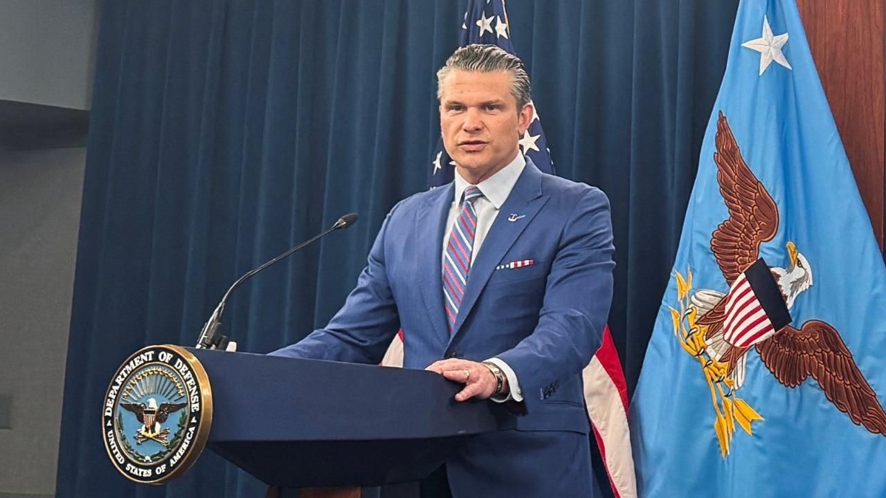 Hegseth apoia ataques dos EUA a locais nucleares do Irã.