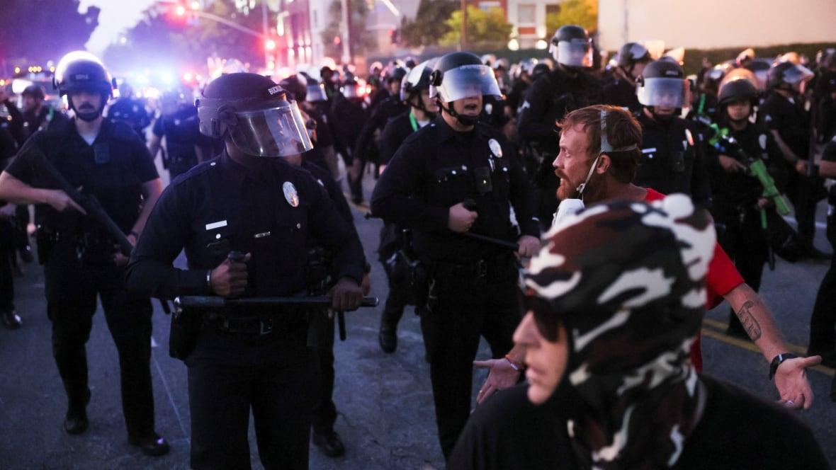 Jornalistas Feridos em Protestos Contra Raid de Imigração em L.A.