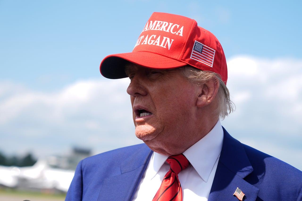 Juiz impede esforço de Trump contra estudantes internacionais de Harvard.