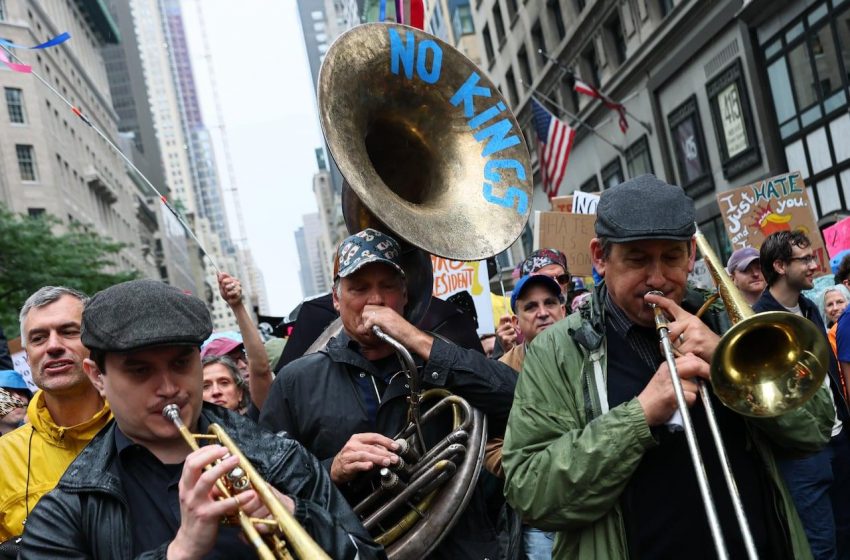 O Papel da Música na Inspiração dos Protestos No Kings