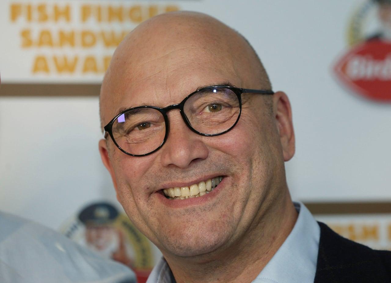 BBC encerra contrato com o apresentador Gregg Wallace por conduta inadequada.