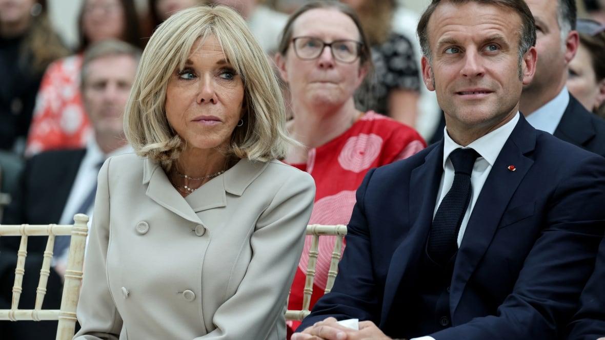 Casal Macron processa podcaster por falsas alegações.