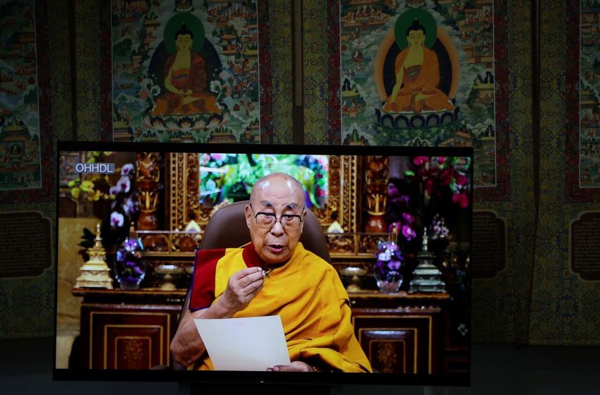 Dalai Lama confirma plano de reencarnação e seleção de sucessor.