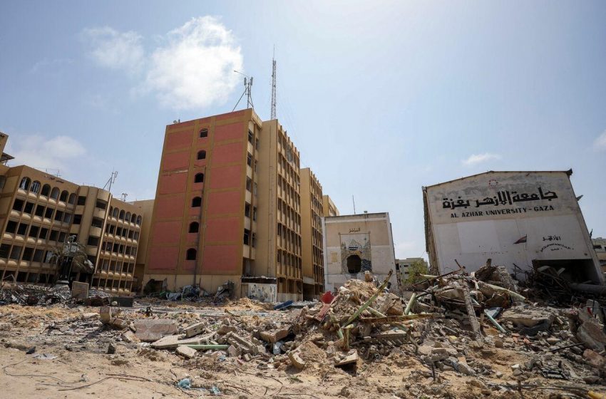 Estudantes palestinos enfrentam atrasos no Canadá e encontram refúgio na França.