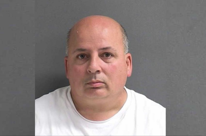 Homem canadense morre sob custódia da ICE após problemas de saúde.