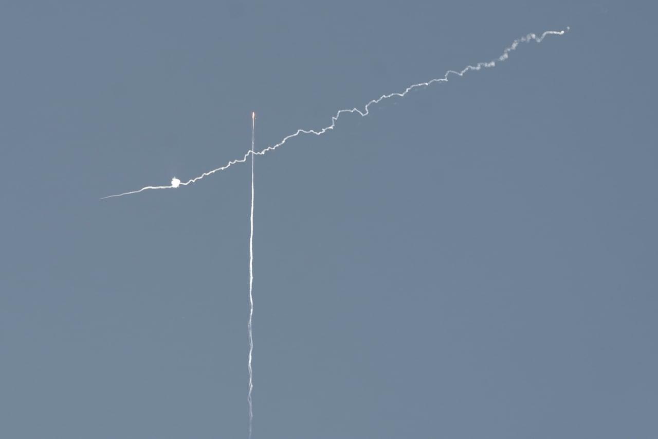 Israel ataca portos e usina no Iémen em bombardeios.