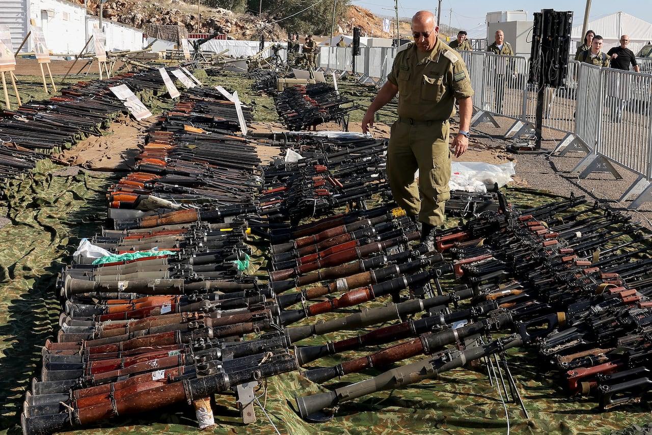 Israel realiza ataques aéreos em posições do Hezbollah no Vale do Bekaa.