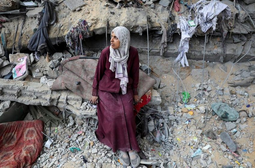 Negociações de cessar-fogo continuam amid intensificação dos ataques aéreos em Gaza.