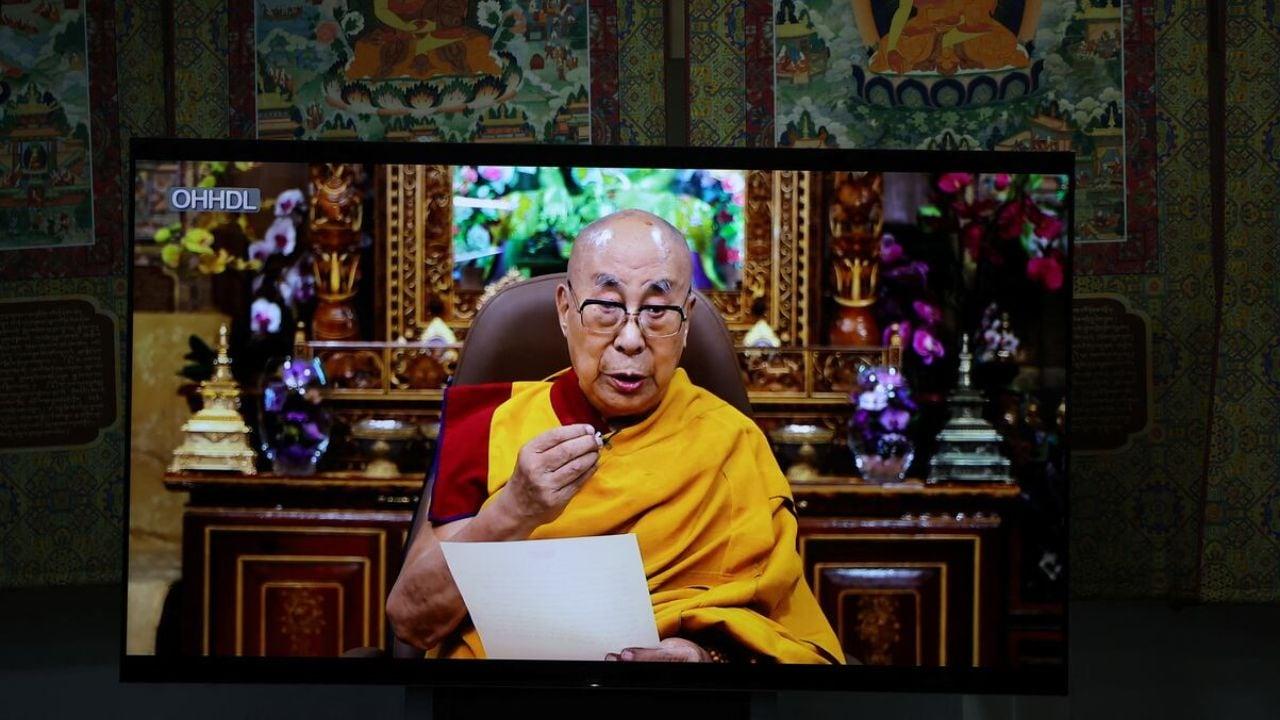 "O Dalai Lama define sucessor sem intervenção da China."