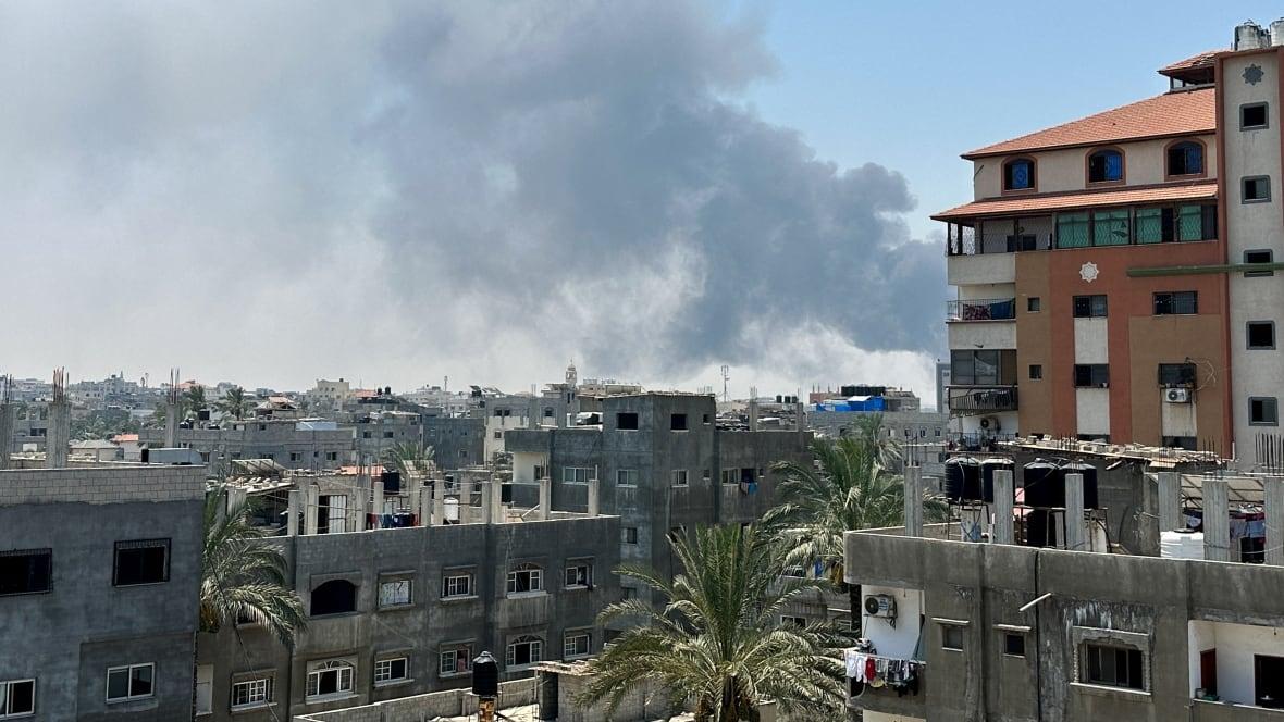 Shelling destrói casas e mesquitas em Deir Al-Balah.