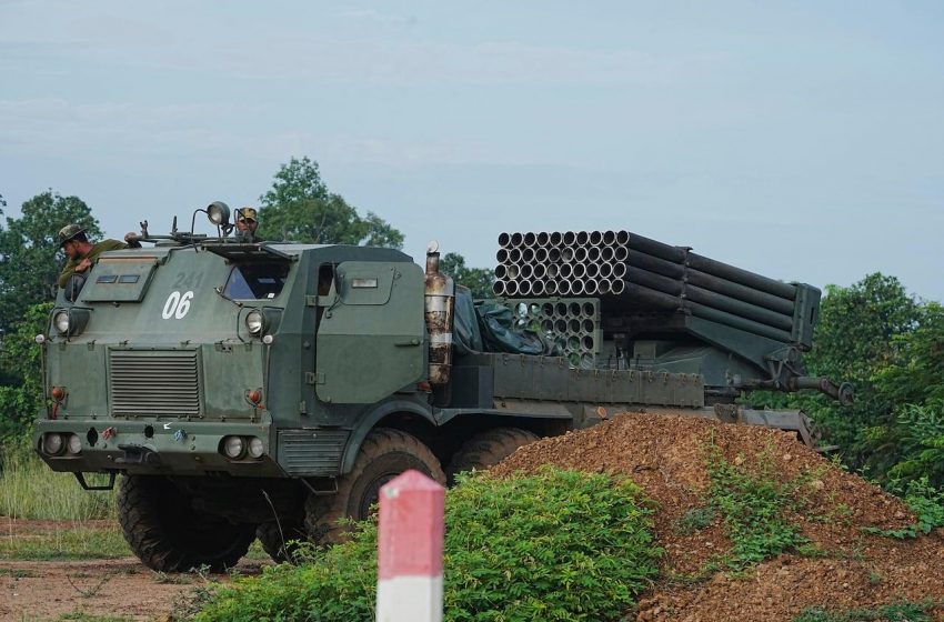  Tensões entre Tailândia e Camboja aumentam, gerando temor de guerra.