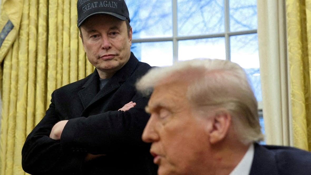 Trump critica contratos de Musk após fallout de orçamento.