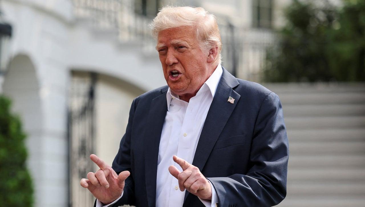 Trump mantém posição firme sobre novas ameaças de tarifas.