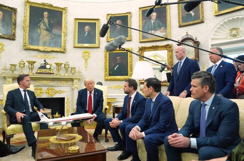 Trump propõe tarifas rigorosas contra a Rússia e acordo rápido com a Ucrânia.