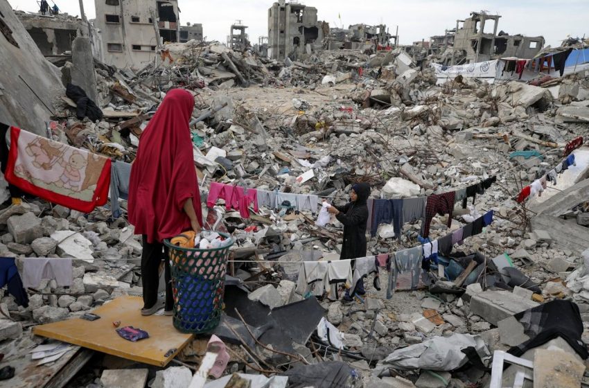 A maioria das vítimas palestinas em Gaza são civis, aponta relatório.