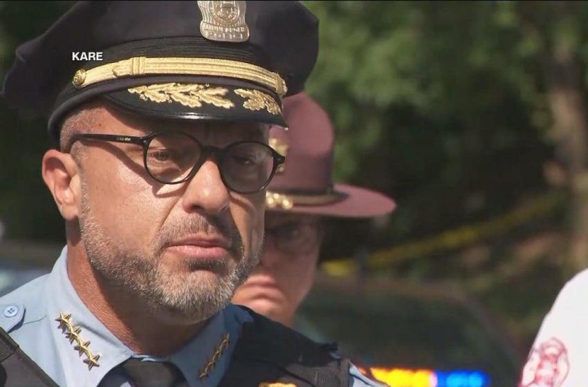 Atirador faz disparos em igreja de Minneapolis com crianças dentro.