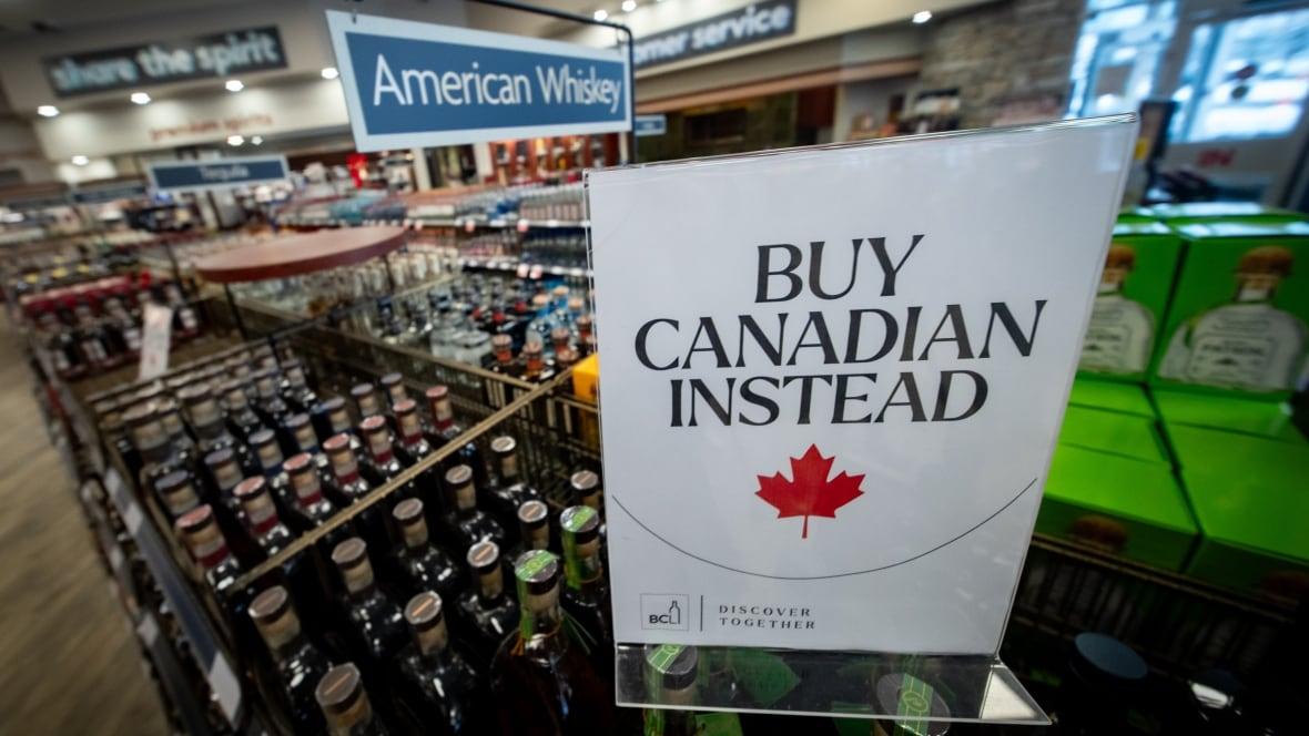 Canadenses se unem em boicote aos EUA: Motivos e impactos.