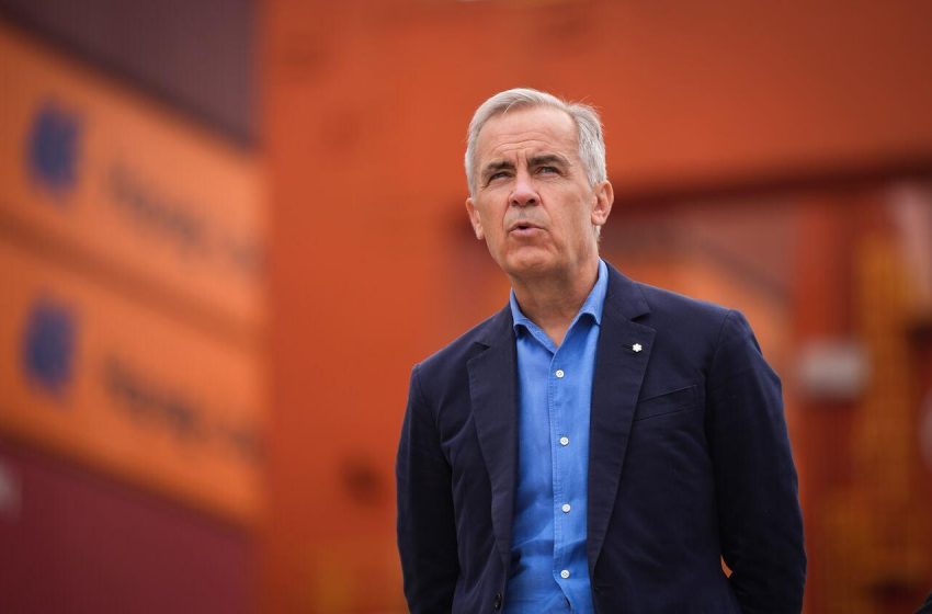 Carney anuncia apoio de $1 bilhão para a indústria de madeira.