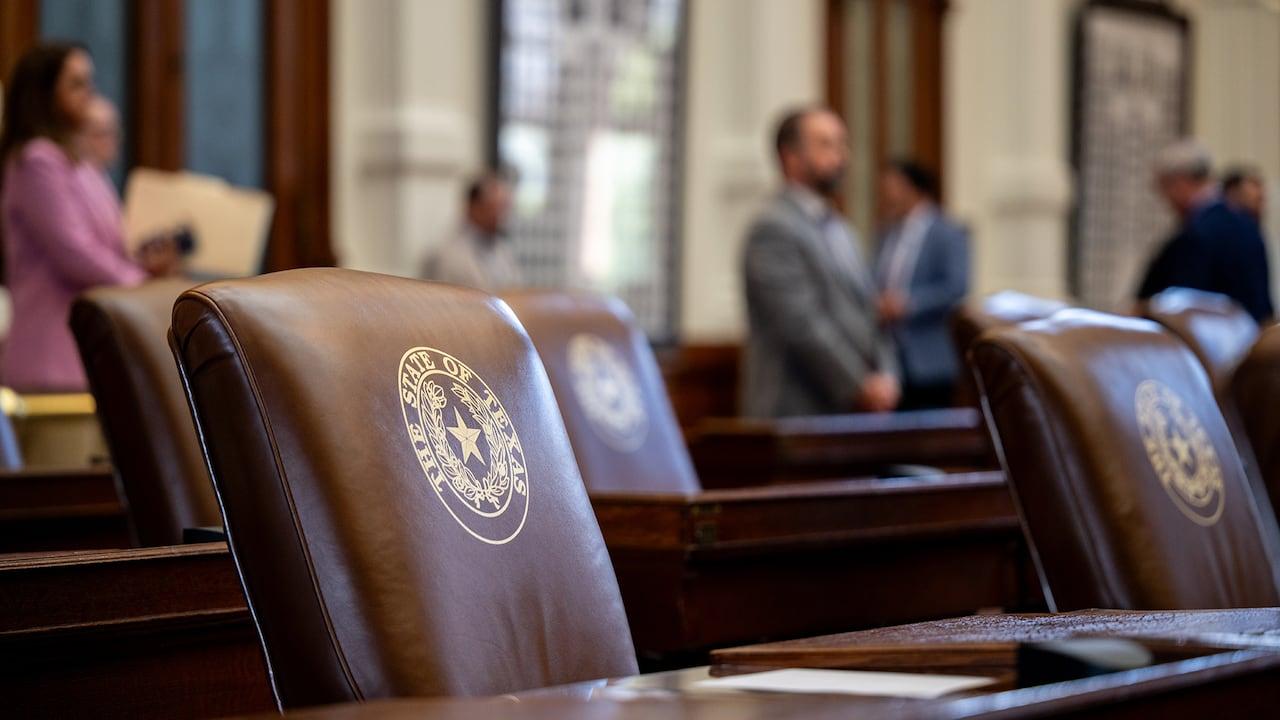 Democratas do Texas fazem saída para adiar votação de redistritamento.