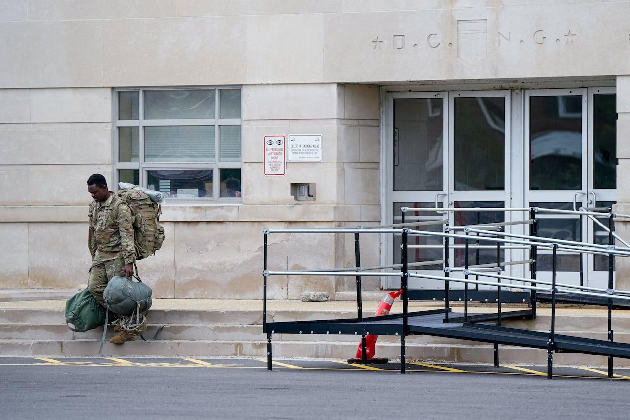 Estratégia policial de Trump em D.C. passa por teste crucial.