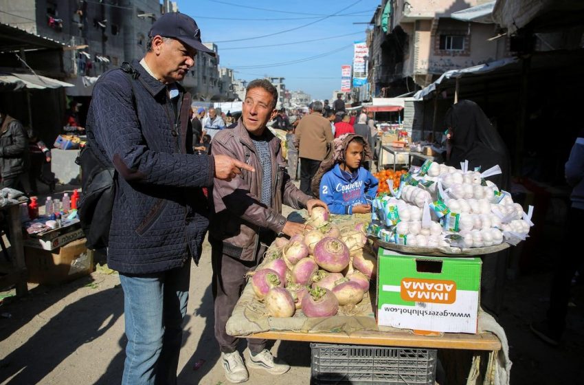  Gaza enfrenta alta alarmante nos preços de alimentos em conflito.