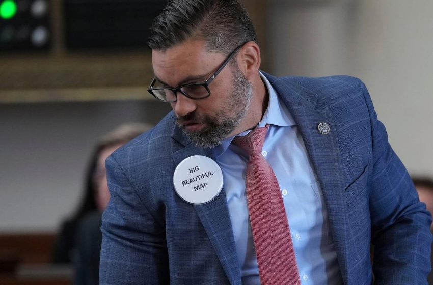 “Legisladores do Texas aprovam mudanças no mapa eleitoral a favor do GOP.”