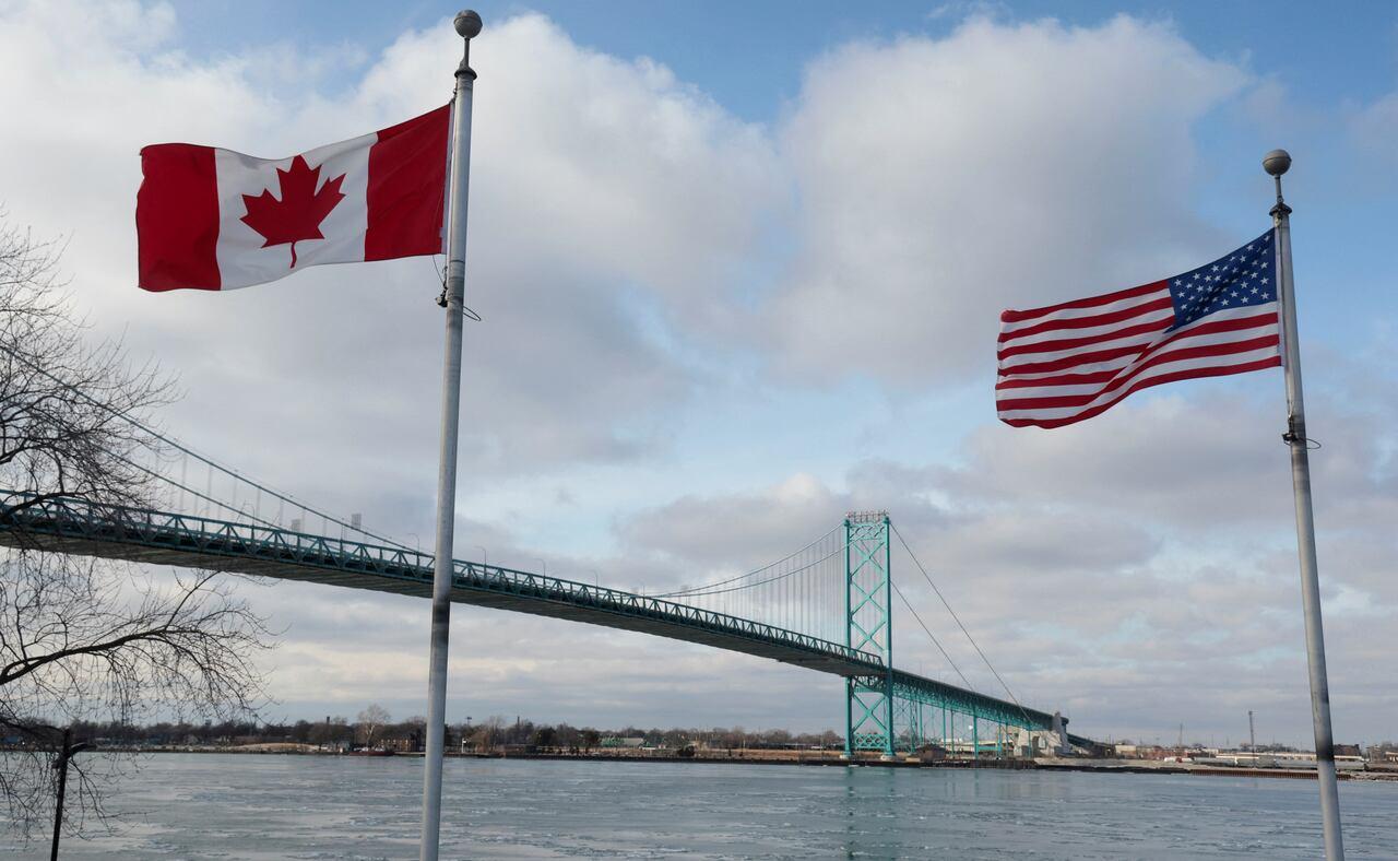 Líderes empresariais de Ontário e Michigan alertam sobre crise no comércio.