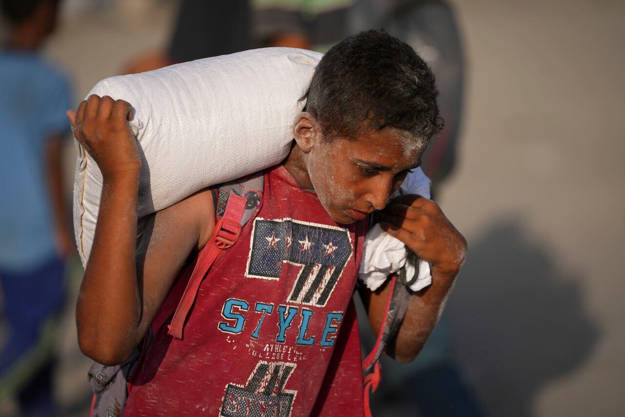 Perda trágica de vidas palestinas em centro de ajuda.