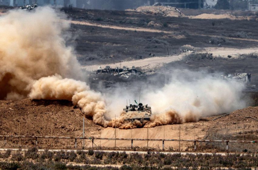 Protestos eclodem com plano de Israel para controlar Gaza.