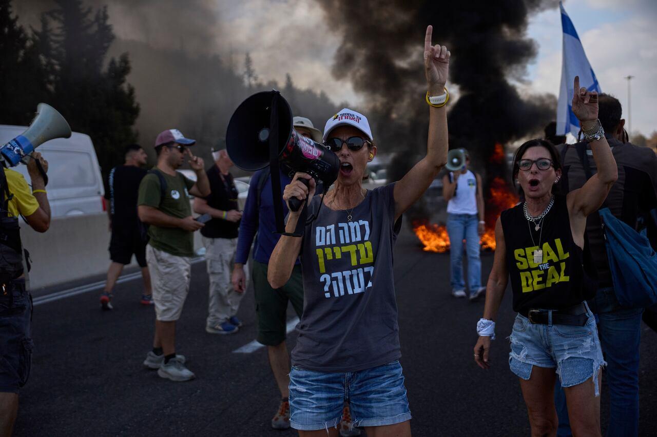 Protestos em Israel crescem por resolução da guerra em Gaza.