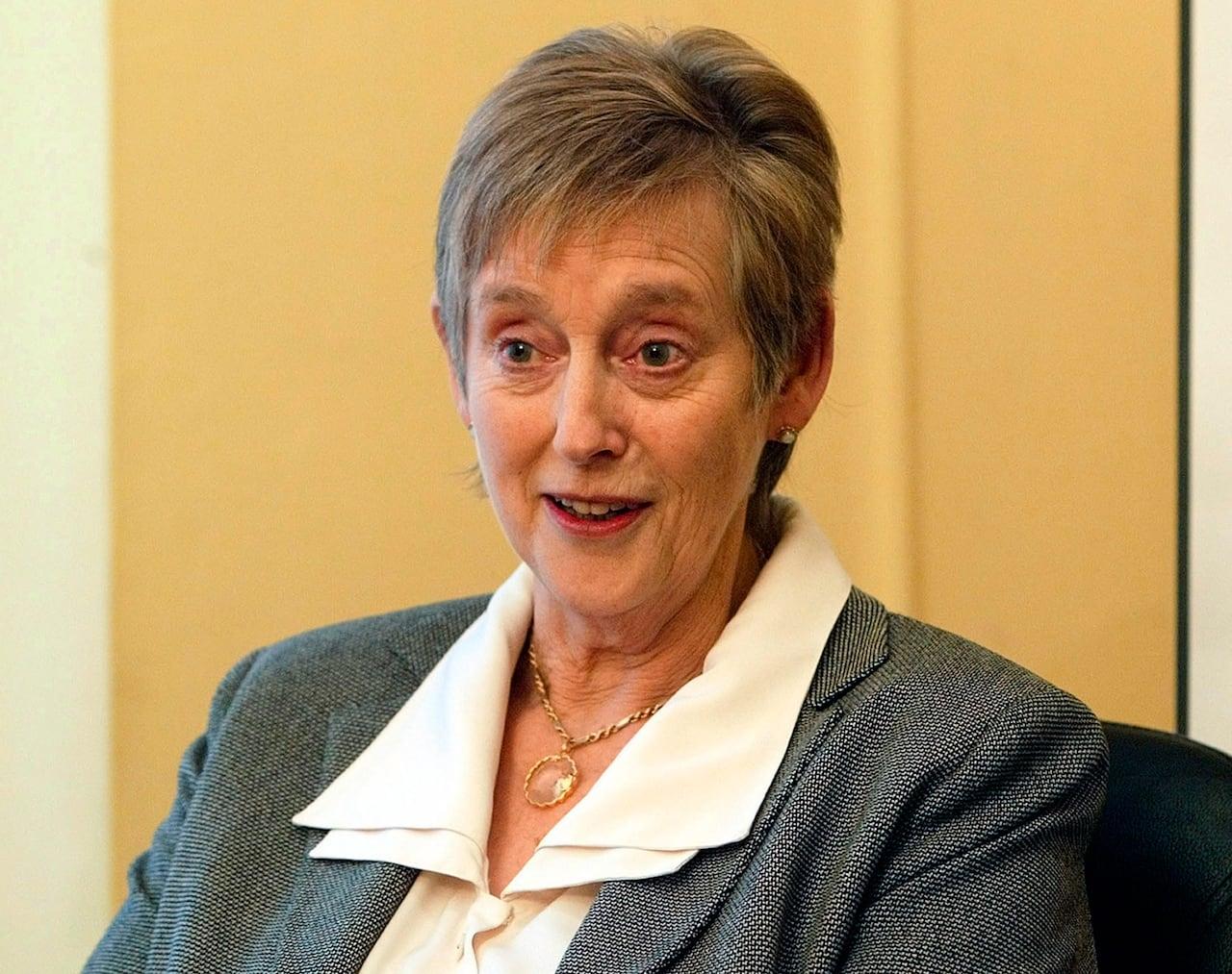 Stella Rimington, pioneira chefe do MI5, falece aos 90 anos.