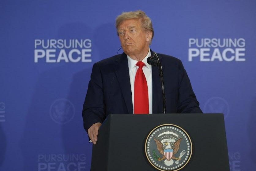  Trump elogia reunião produtiva com Putin para relações futuras.