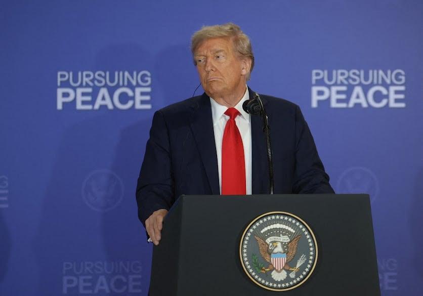 Trump elogia reunião produtiva com Putin para relações futuras.