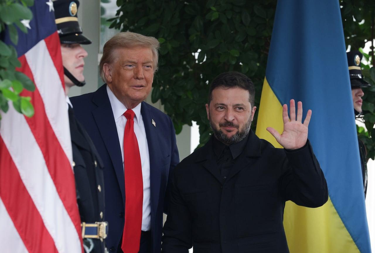 Zelenskyy reanima laços com Trump em esforços de paz nos EUA.