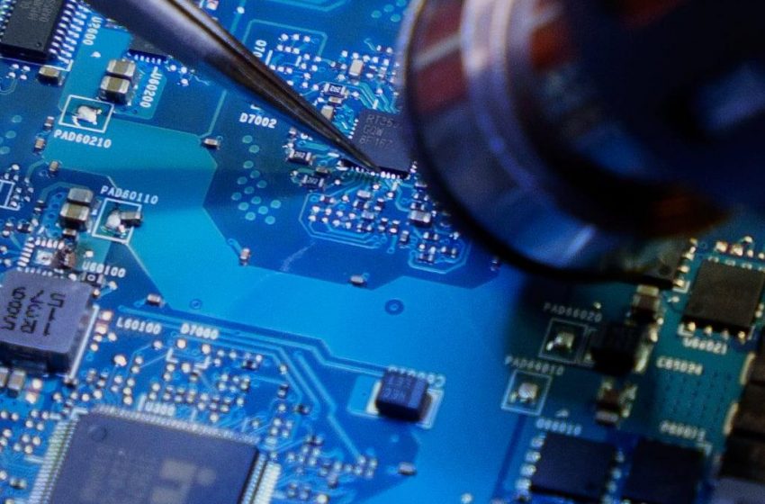  China investiga política de chips dos EUA antes de negociações.