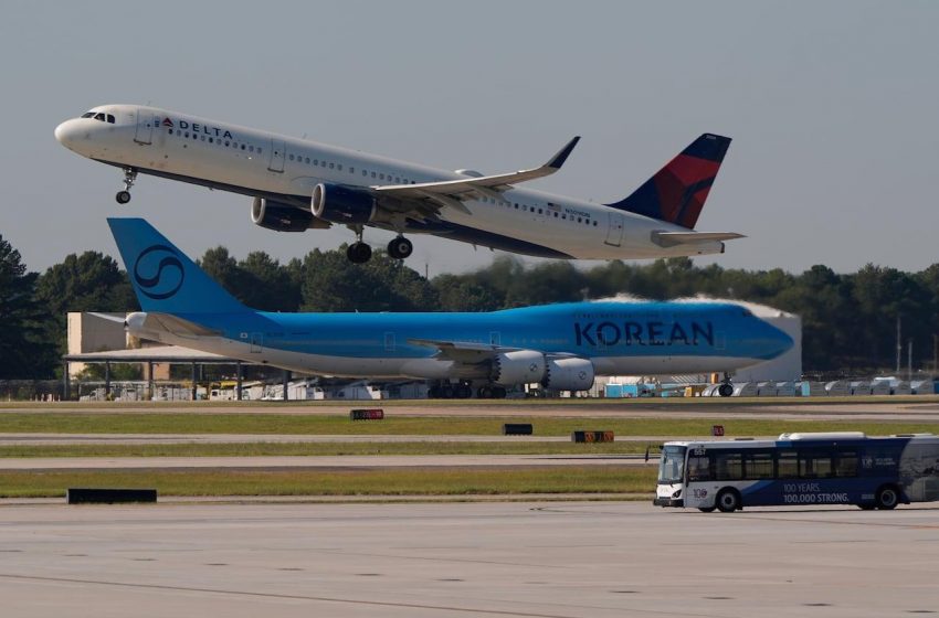 Coreia do Sul envia avião para resgatar trabalhadores detidos nos EUA.